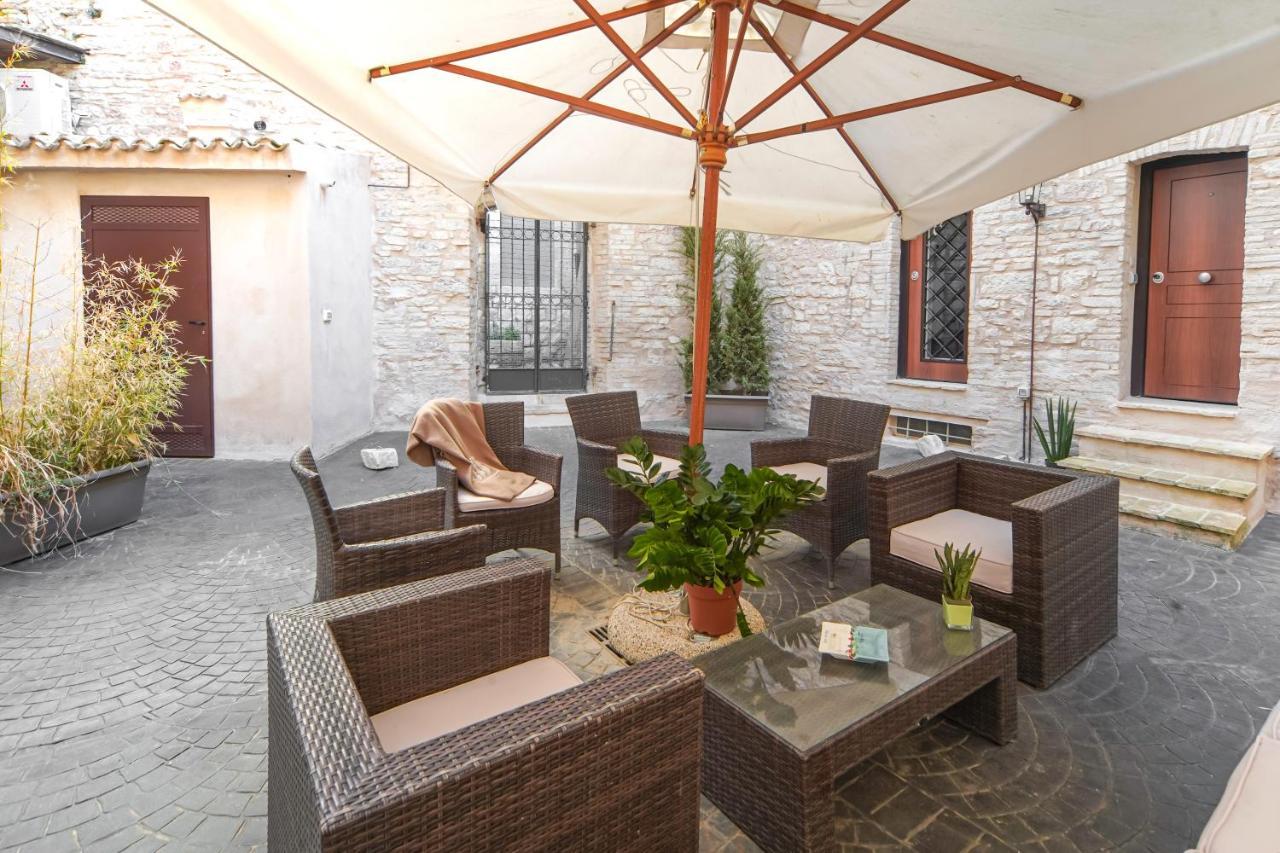 Palazzo Bozzoni Assisi Boutique Apartments Eksteriør bilde